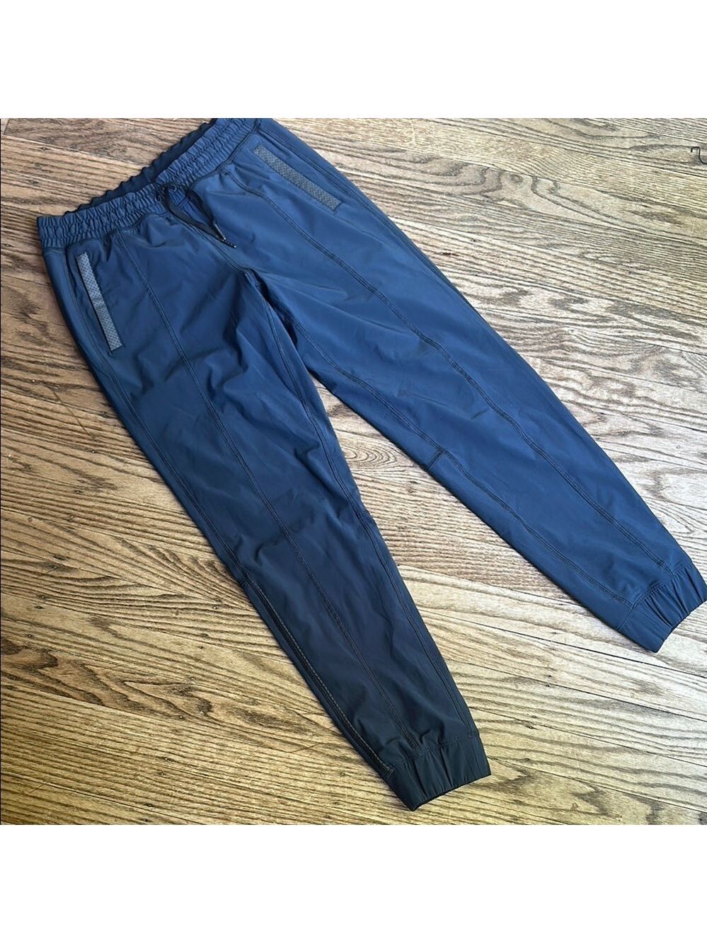 Lululemon jogger Lightweight pockets Blue 
Size 4 EUC